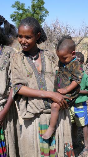 Femme et bébés - Tigray